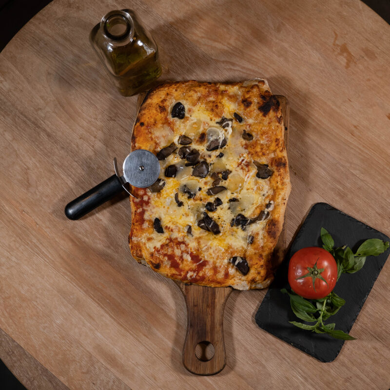 Pizza artesana La Panpinela Bota