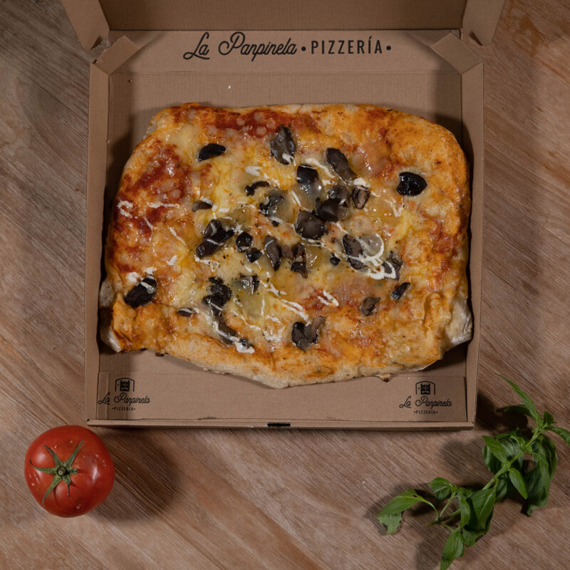 Pizza artesana en caja La Panpinela Bota